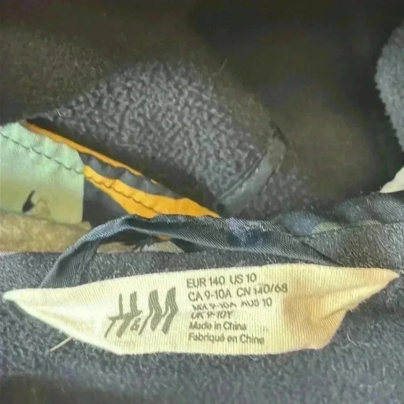 H&M - dinosaur rain jacket. Size 10 - Picture 3 of 6